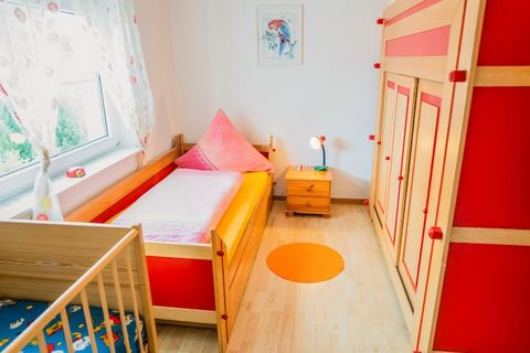 Ce spacieux appartement au rez-de-chaussée de Medebach offre un havre de paix lumineux et moderne pour les familles ou les petits groupes. Doté de trois chambres, dont une chambre adaptée aux enfants, il dispose d'une télévision à écran plat de 65 po...