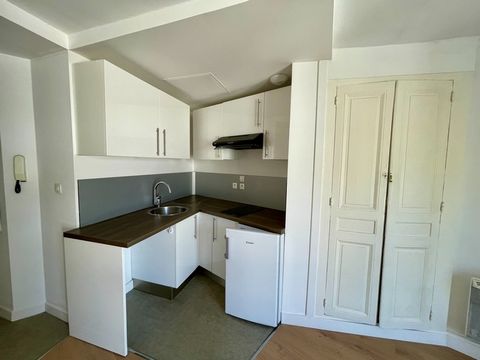 Immeuble de rapport, 6 appartements et 1 local commercial, Tours