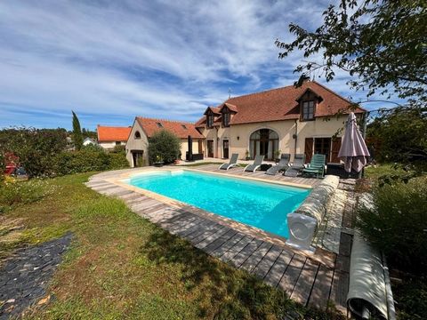 FLEUREY SUR OUCHE SUPERBE MAISON DE 221 M2 AVEC PISCINE ET GRAND TERRAIN