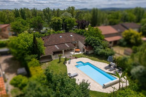 Ensemble immobilier avec bois et galeries souterraines