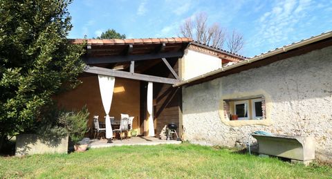 Belle maison en pierre - 2 g&#238;tes - parc 2,5 Ha - 5 boxes