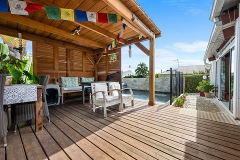 A vendre Maison mitoyenne 3 chambres avec piscine 129m² SAINT GILLES LES HAUTS (974)