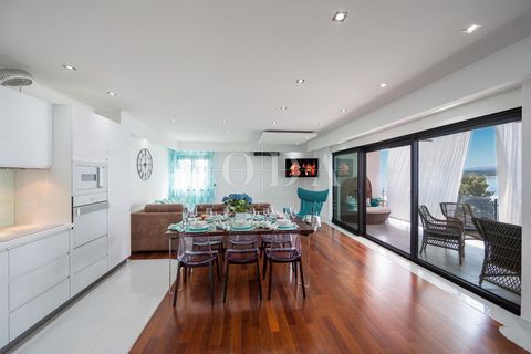 For sale is an exclusive penthouse with an unobstructed panoramic view of the sea from all rooms. The property is unique due to its location in a small quality building in a quiet street, and at the same time within walking distance from the center o...