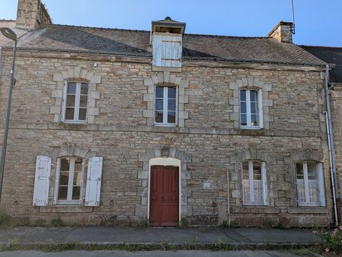 LOCMALO CENTRE MAISON EN PIERRE SOUS ARDOISES de 6 pièces 120m² ENVIRON PARCELLE DE 319m² ENVIRON