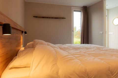 This brand-new holiday home offers a perfect retreat in the heart of Friesland, surrounded by both water and forest. Located on a beautiful Frisian estate, it provides a peaceful setting for a relaxing getaway. The modern, luxurious kitchen is fully ...