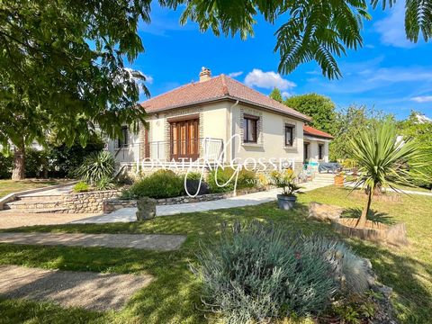 Chanteloup-Les-Vignes: Charmente maison 6 pcs-126m2 avec grand jardin