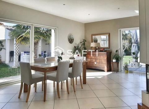 Maison plain-pied 130M2, 3 chambres, parcelle 800M2, Piscine