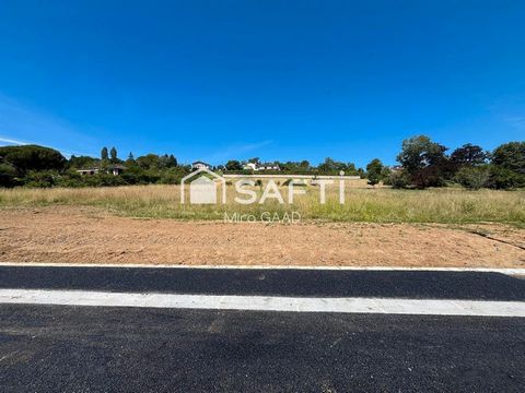 Terrain plat 750 m2 viabilisé libre tout constructeur