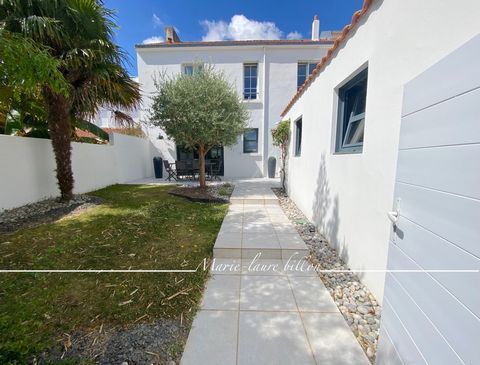 Maison à vendre 5 pièces LA GARNACHE (85), maison de ville 4 chambres, jardinet et garage