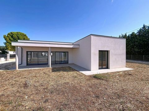 Villa neuve de plain pied, 3 chambres, sur 848 m2 de terrain piscinable