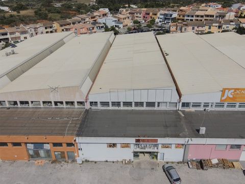 Excellent Investment Opportunity – Warehouse with 1100 m² Near Lagos We present an ideal solution for those seeking a spacious, functional, and well-located property to meet the demands of their business—whether commercial, industrial, or logistical....