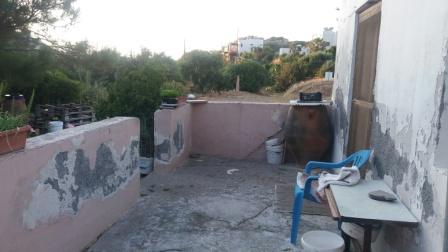 Trypitos Building plot with a small house and sea view in Trypitos – Sitia. The plot is 4000m2 and has a wine yard and olive trees and a bulding right plus 150m2. The house is 45m2 and consists of an open plan living room with kitchen, a bedroom and ...