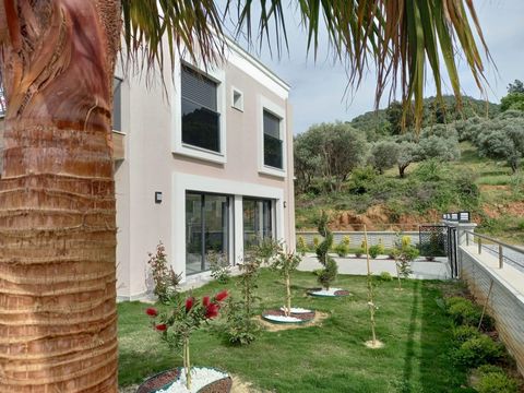 Adjacent to Kusadasi Davutlar Naturmed Thermal Hotel - Independent Luxury Villa - 5 +1=158 M2 Net in 360 m2 Gross Land - Independent Private Pool - 4 Bathroom WC - Smart Home System - Underfloor heating - Multi System air conditioning infrastructure ...