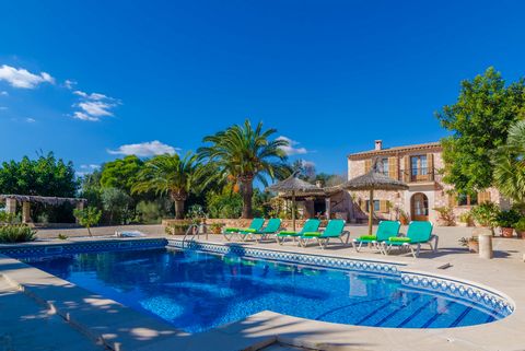 Welcome to this magnificent country house for 6 people, in the outskirts of Es Llombards. Es Llombards is a small village that belongs to Santanyí. You'll enjoy the magnificent cove 