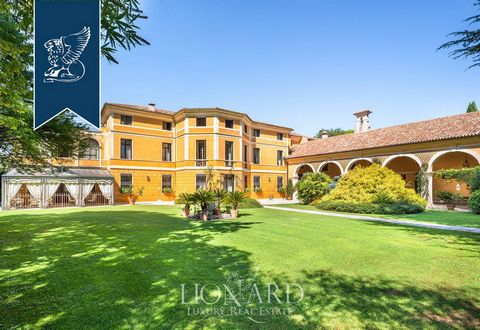 In a pleasant residential area on the outskirts of Bassano del Grappa, a charming Medieval town near Vicenza, there is this stunning historical villa with a big park planted with centuries-old trees for sale. Its strategic position, close to Vicenza ...