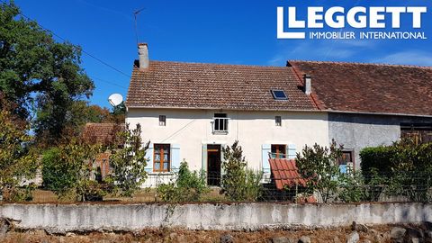 117324KBR87 - A fantastic opportunity to acquire a stone-built house with great potential for development. The entire roof was replaced 9 years ago and is in perfect condition. Situated between the Brenne National Park and the Haute-Vienne, only 80 k...