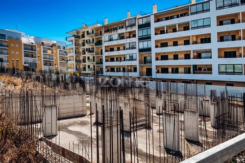 Identificação do imóvel: ZMPT555164 Are you a real estate investor or a builder? We have the right opportunity for you! Land for construction of buildings of 5 or 6 floors, plus a lot dedicated to services, commerce, gardens, and a swimming pool. In ...