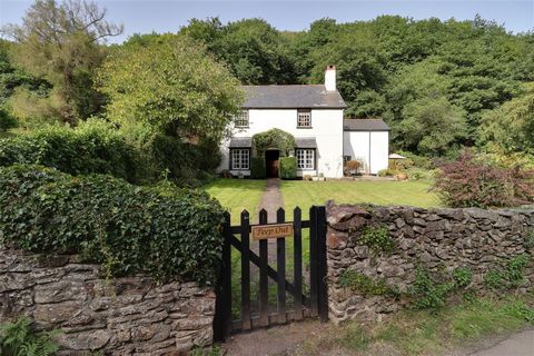 Located off a bridle way in an idyllic setting within a mile or so of the highly regarded Exmoor village of Porlock, Peepout enjoys a superb picturesque woodland setting and is offered to the market for the first time in over 25 years. Believed to be...