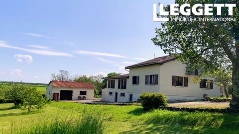 A21606SHH16 - This property sits on an elevated location, fully fenced and overlooking beautiful French countryside. 20 minutes South of Angouleme and 10 minutes to the N 10. Information about risks to which this property is exposed is available on t...