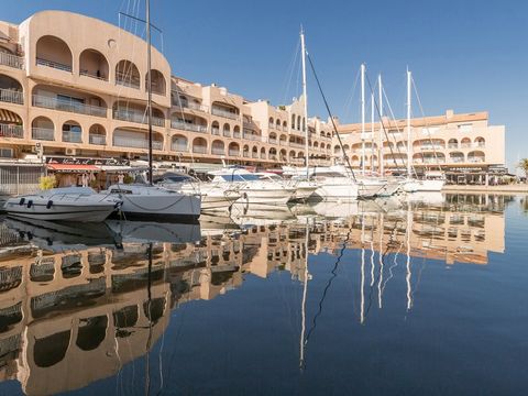 Discover Hyères, the city of 7000 palm trees, its small Provencal markets and a lively port. This 4-storey residence is located on the marina, in the middle of all the activities. Beach at 100 m. The tax is calculated based on the price of the accomm...