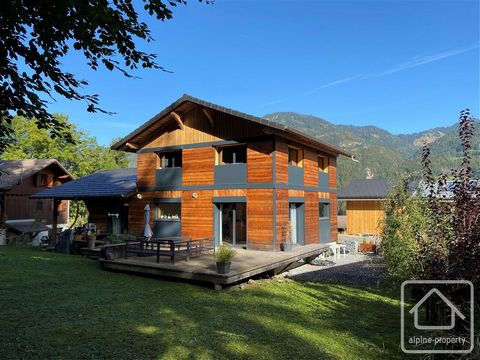 Chalet Le Verney is a recently constructed, modern chalet nestled on a generous 799m2 plot. Situated on the outskirts of Morillon village, this chalet offers proximity to nature and the serene woodlands, ensuring a tranquil living experience. One ent...