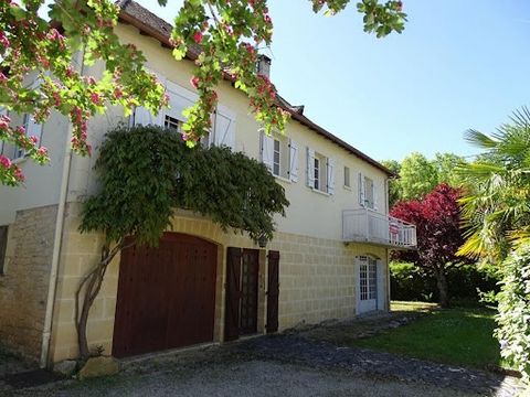 Montignac 24290- House 11 rooms. Price €157,290 Fees: 4.86% TTC buyer's charge, i.e. 150,000 excluding fees. Located in the heart of the village, come and discover this Périgord style house. The garden level is composed of three dwellings: a studio a...