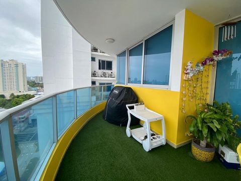 The apartment has 214m2 which makes all its spaces spacious. The master bedroom is very spacious and has good natural lighting and ventilation, a comfortable private bathroom and a good closet. The second and third bedrooms are also spacious, have go...