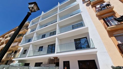 2024--- Fuengirola center, Costa del Sol- INVESTMENT OPPORTUNITY, 5 brand new apartments: THREE 2 bedroom 2 bathroom and TWO 1 bedroom 1 bathroom apartments (completed in September 2023) A total of 5 apartments, 8 bedrooms and 8 bathrooms) for sale a...
