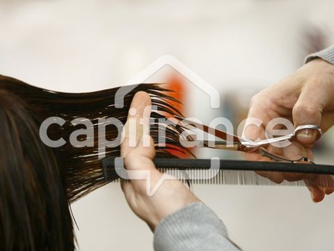 Dpt Haute Savoie (74), à vendre SAINT JULIEN EN GENEVOIS Murs et fds Salon de coiffure