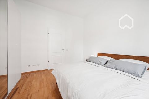 Welcome to your new, fully furnished 2 room-apartment in the heart of Stuttgart! This charming apartment in Kornbergstraße offers everything you need for a comfortable and relaxing stay. The stylishly furnished rooms create a cozy atmosphere and invi...