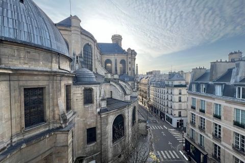 Venta parís 6ª plaza Saint Sulpice - prestigiosa propiedad con vistas Se vende amueblada - situada en una dirección excepcional en el borde de la Place Saint-Sulpice, Saint-Germain des Près y Deu Jardin du Luxembourg, en el 5º piso con ascensor de un...