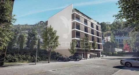 APPARTAMENTO CON 3 CAMERE DA LETTO E 2 FRONTI; Proprietà di 155m2 con le seguenti caratteristiche Inserito in uno sviluppo in costruzione. Questa proprietà si distingue per la sua qualità costruttiva LUXURY con finiture moderne. vicino al parco citta...