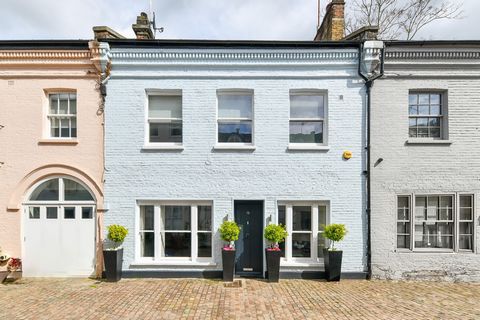 Prachtig gerenoveerd en modern stallen huis in een zeer begeerde wijk van het centrum van Londen. Dit lichte en uitnodigende huis met vier slaapkamers is verdeeld over vier verdiepingen en is een eigentijds luxe pand met een scala aan op maat gemaakt...