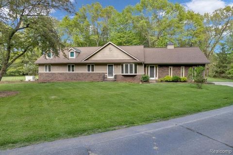 Discover the tranquility of peaceful country living in this 4-bedroom, 3-bathroom home. Located near the picturesque Addison Oaks and Lost Nature Parks, as well as Myth Public Golf Course. Nestled within the Rochester School District, this charming r...