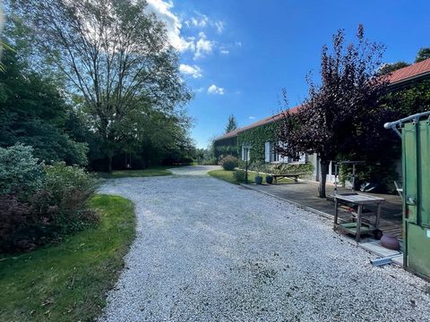 Between Maubourguet, Vic-en-bigorre and Rabastens, come and discover this beautiful house of more than 200m2 of living space + outbuildings in the heart of a wooded plot of 1845m2. The house consists of a large living room with fully fitted and equip...