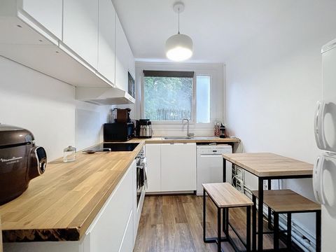 Un bel appartement dans une résidence de standing , avec ascenseur, gare à 10mn à pied , commerces et écoles proches. F3 de 59m2, lumineux se compose d'une entrée, d'un salon de 17m2 avec balcon exposé sud, sans vis à vis. d'une cuisine équipée, d'un...