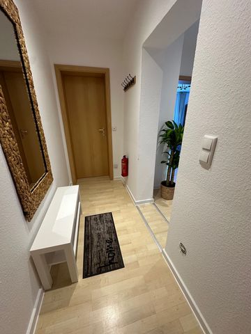 Welcome to Seibel's SUITES! A fully equipped, freshly renovated apartment awaits you in the north of Essen. The apartment's furnishings leave nothing to be desired. So you can move in straight away with just one suitcase. There are also two private p...