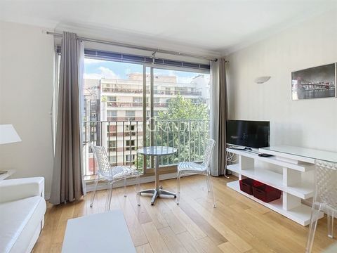 Paris 16 - Flandrin - 4th floor - Studio - 20 m2 - In a quality building, beautiful furnished studio including an open kitchen, a main room with open view, a shower room with toilet. Parquet. Bright and in good condition. 2 minutes from the RER Line ...