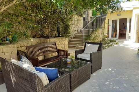 Castelletto is located in Cavtat, a quiet little town with rich cultural and historical heritage, beautiful beaches and scenery, located 17 km away from Dubrovnik's Old Town. Property features 13 accommodation units. Free airport transfer and breakfa...