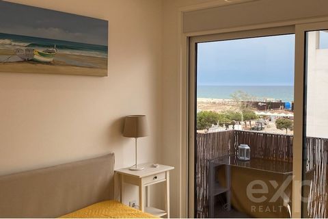 Cet appartement T1, situé au deuxième étage et doté d’un appartement de 4 chambres avec ascenseur, offre une opportunité unique de résidence permanente ou d’investissement locatif. Avec un emplacement central, la propriété est proche de la plage, de ...