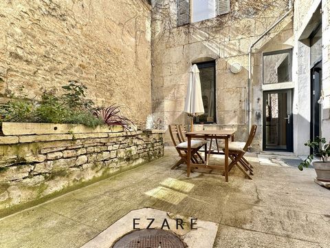 UNIQUE / RUE PIRON - We fell in love with this magnificent apartment of 78 m2 on the ground with a private courtyard of 35 m2. It consists of an entrance hall with storage, a large living room with access to the outside, a separate and equipped kitch...