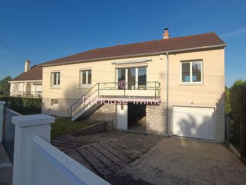 Sur le secteur de Saran bourg, venez découvrir cette maison proche de toutes les commodités, accès tangentielle et autoroute rapide, tous types de commerces, pôle santé Oréliance. Cette maison comprend au niveau principal une entrée, une cuisine, un ...