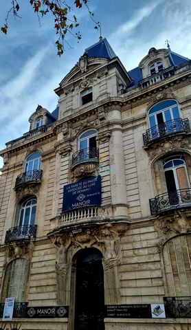 Léonie de l'agence Immojoy Narbonne ... vous propose de venir découvrir 'LE MANOIR' ! Superbe programme immobilier situé sur un emplacement de premier choix au centre-ville de Narbonne, sur le Quai Vallière avec une vue imprenable sur le Canal de la ...