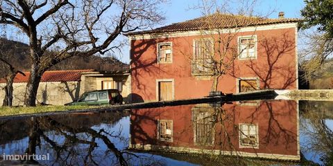 House T7 inserted in a property with 120 hectares in Viseu Estate with 120 hectares, crossed by the river Dão. With more than 100 years of existence, this property is inserted in one of the oldest vineyards of the demarcated region of Dão, located in...