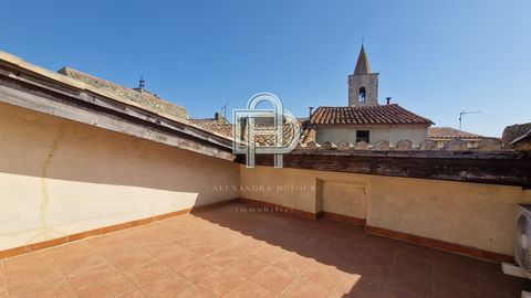 Welkom in Marcorignan, een dorp op 15 minuten van Narbonne, waar geschiedenis en charme samensmelten met moderniteit in dit prachtige dorpshuis op twee verdiepingen, met een leefruimte van 110m2. Dit huis is volledig gerenoveerd en verwelkomt u op de...