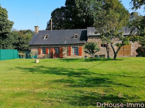 20 minuten van FOUGERES, 20 minuten van ERNEE, in het departement 53, uitzonderlijke omgeving voor dit stenen huis gelegen aan het einde van een weg, op 1 km van lokale winkels. Het bevat: - Op de begane grond: ingerichte en uitgeruste keuken/woonkam...