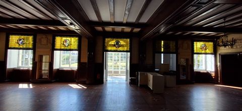 Château du XVIIIème à 1h10 de Paris. Conçu pour accueillir activités professionnelles et vie familiale indépendante
