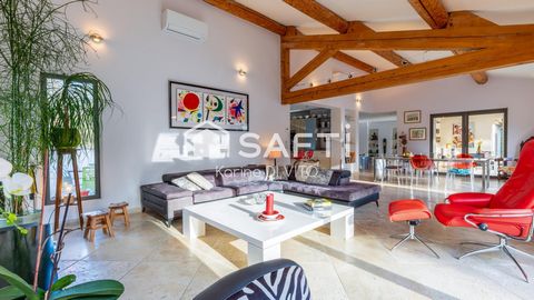 GRIMAUD - VILLA D'ARCHITECTE - PROXIMITE MER