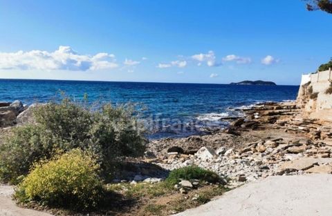 Maison à vendre 4 pièces LA CIOTAT (13) terrain 990 m2 Saint-Jean
