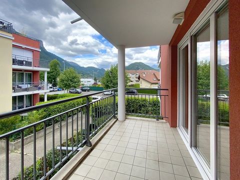 Dpt Haute Savoie (74), RARE à vendre FAVERGES appartement T ( 66,03 m2) en très bon état avec terrasse et garage